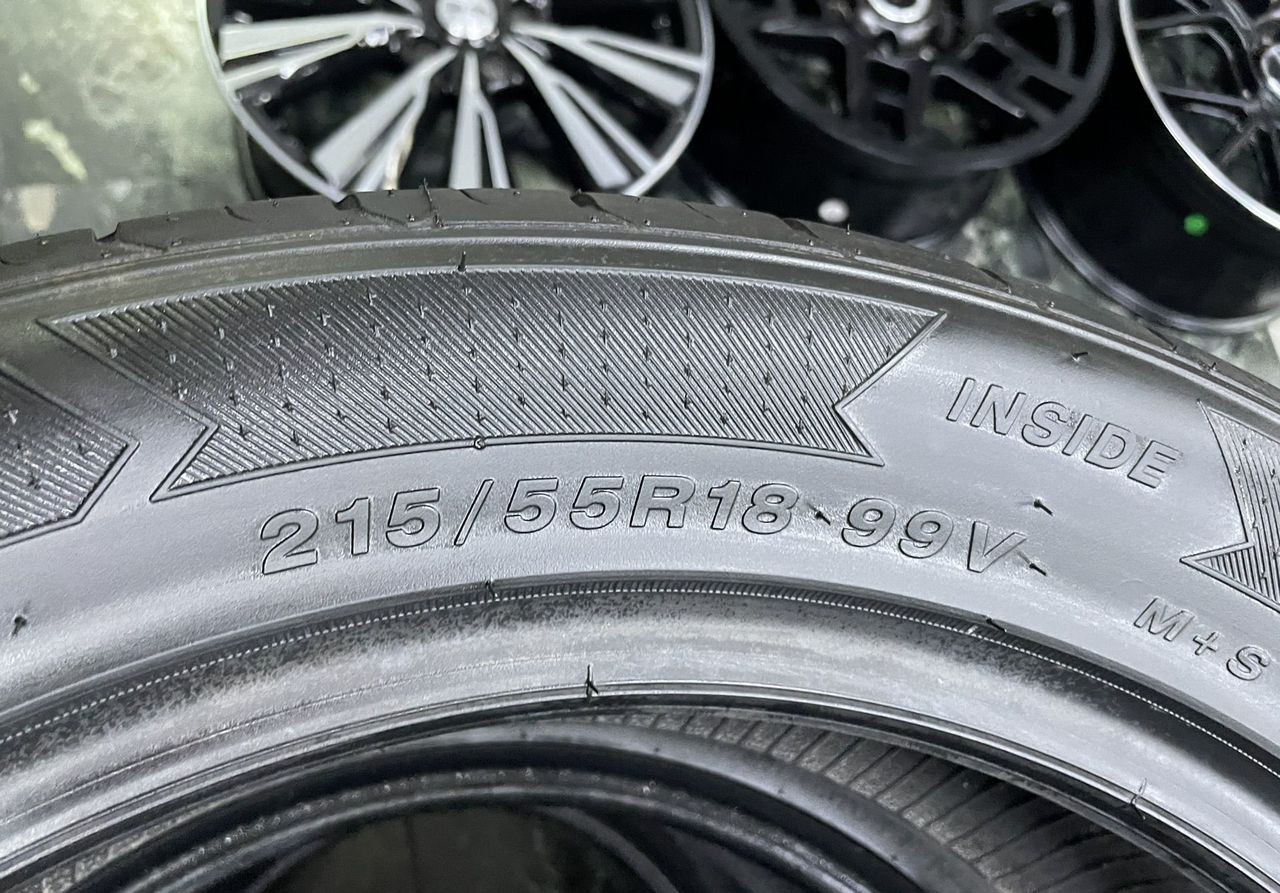 Sonix Prime UHP 08 215/55 R18 99V #3
