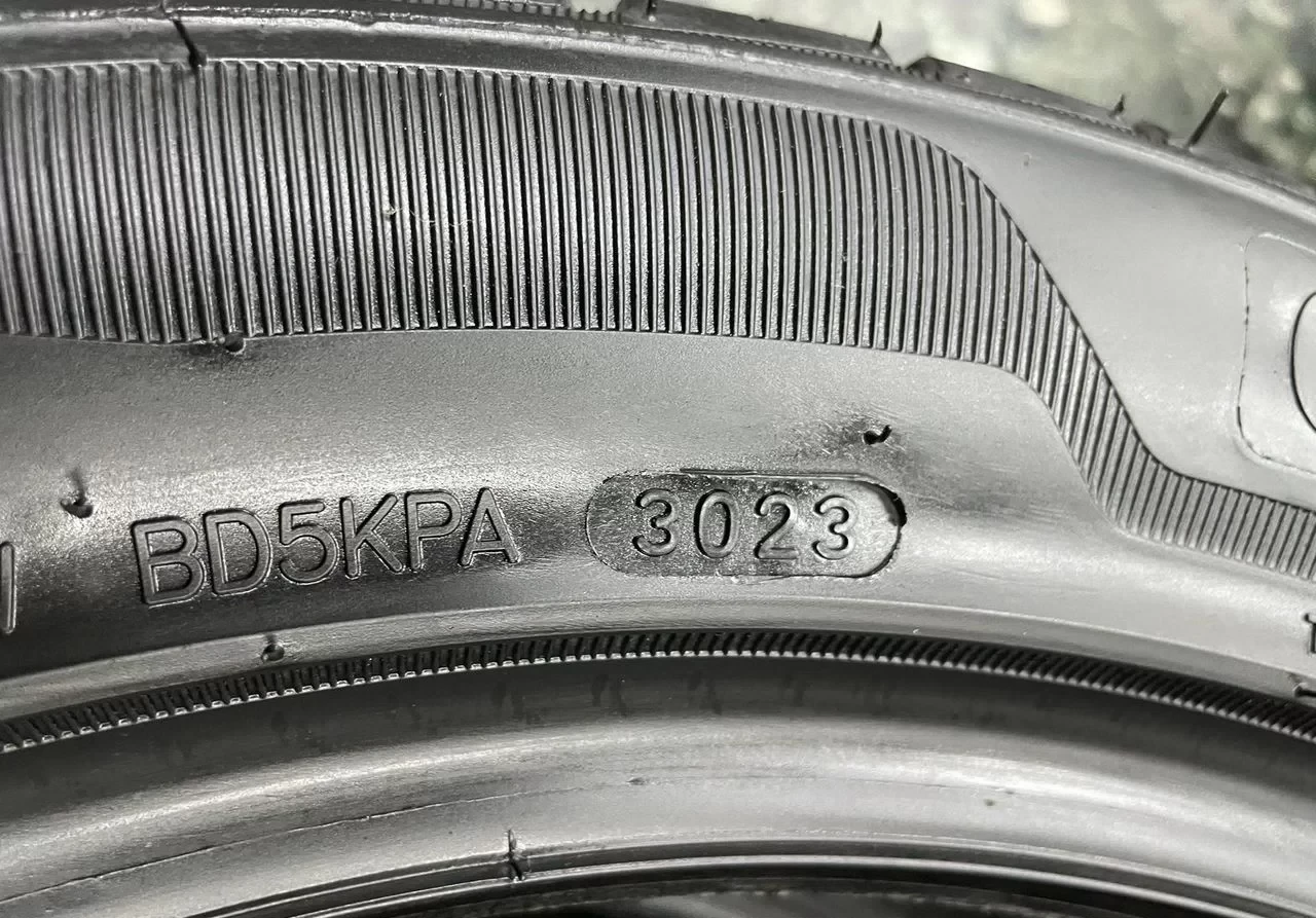 Pallyking GripTech PU02 235/45 R18 98W #4
